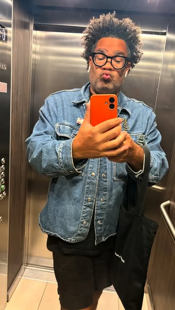 Luis Alvarez selfie